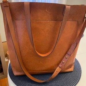Madewell Medium Transport Tote in English Saddle